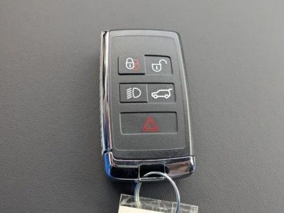 2026 Land Rover Range Rover — photo 32 view