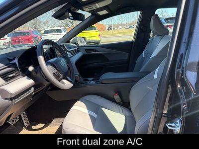 2026 Toyota Camry SE - Photo 13