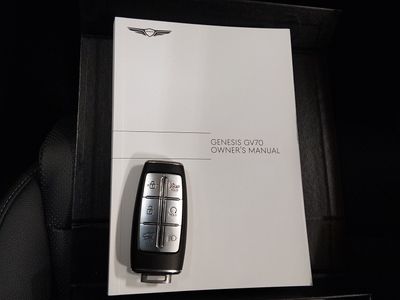 2025 Genesis GV70 - Photo 15