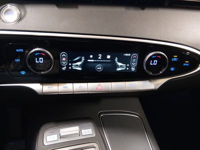 2025 Genesis GV70 - Photo 18