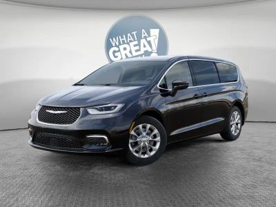 2026 Chrysler Pacifica — side profile view