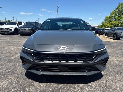 2026 Hyundai Elantra - Photo 2