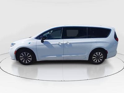 2024 Chrysler Pacifica — interior view
