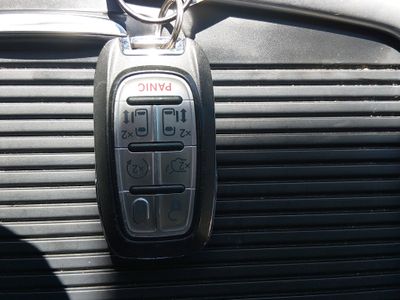 2024 Chrysler Pacifica — photo 15 view