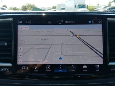 2024 Chrysler Pacifica — photo 17 view