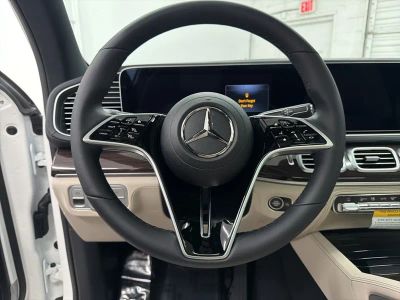 2026 Mercedes-Benz GLE — photo 15 view