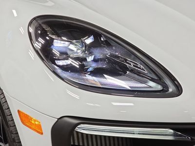 2026 Porsche Macan - Photo 12