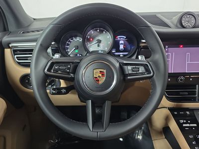 2026 Porsche Macan - Photo 14