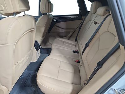 2026 Porsche Macan - Photo 24