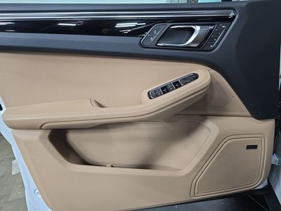 2026 Porsche Macan - Photo 22