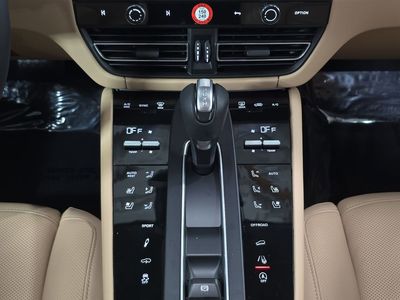 2026 Porsche Macan - Photo 20