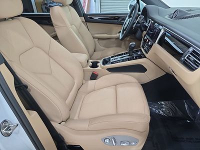 2026 Porsche Macan - Photo 27