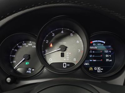 2026 Porsche Macan - Photo 15