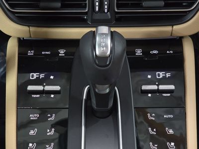 2026 Porsche Macan - Photo 19