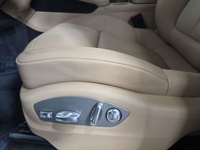 2026 Porsche Macan - Photo 23