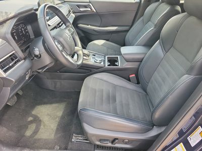 2024 Mitsubishi Outlander - Photo 4