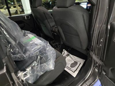 2026 Jeep Gladiator — photo 32 view