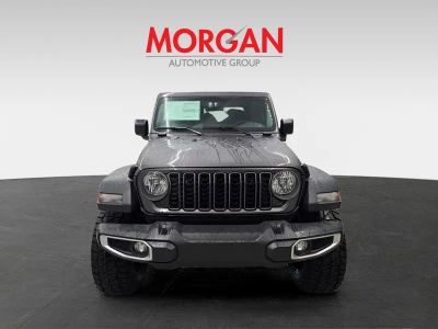 2026 Jeep Gladiator — photo 9 view
