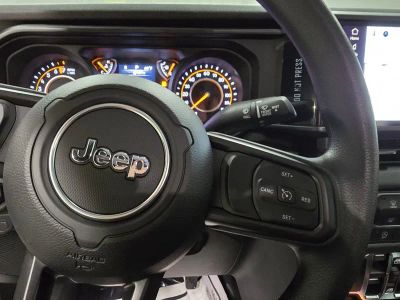 2026 Jeep Gladiator — photo 21 view