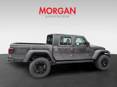 2026 Jeep Gladiator — photo 8 view