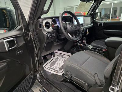 2026 Jeep Gladiator — photo 17 view