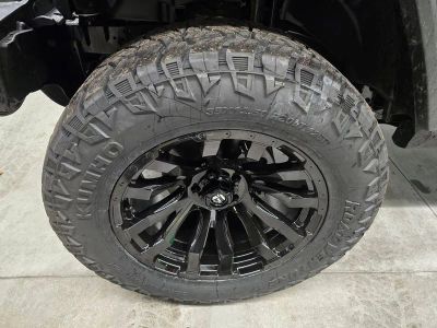 2026 Jeep Gladiator — photo 10 view