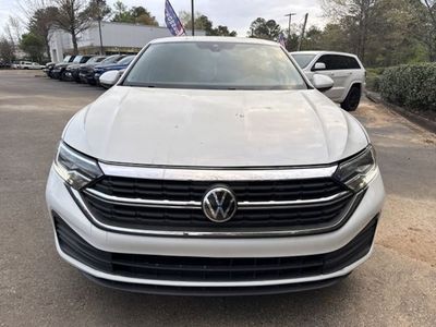 2024 Volkswagen Jetta - Photo 2