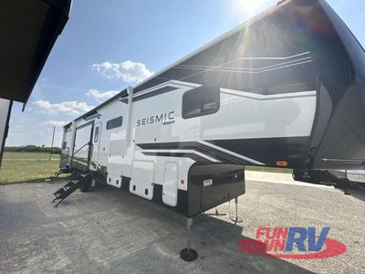 2026 Jayco Seismic - Photo 2