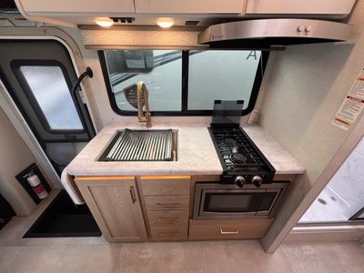 2026 Thor Motor Coach CHATEAU SPRINTER - Photo 10