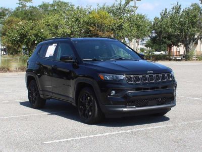 2025 Jeep Compass Latitude in Diamond Black Crystal Pearlcoat — front three-quarter view
