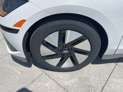 2025 Hyundai IONIQ 6 - Photo 9
