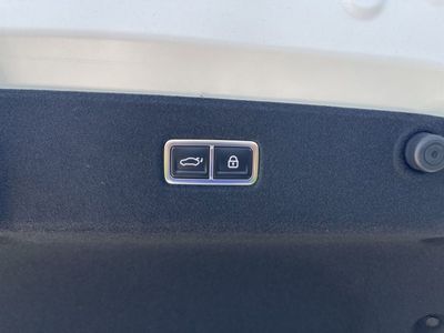 2025 Hyundai IONIQ 6 - Photo 12
