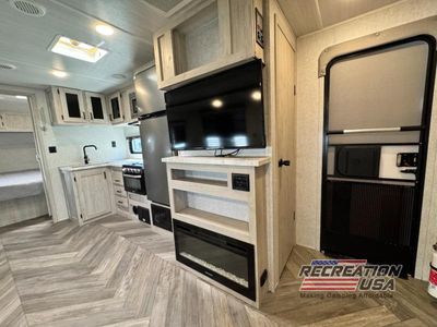 2022 EAST TO WEST Della Terra - Photo 8