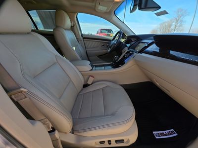 2019 Ford Taurus - Photo 14