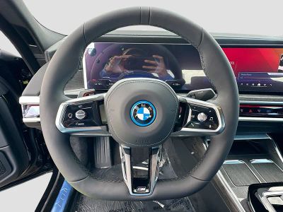 2026 BMW i7 — photo 8 view