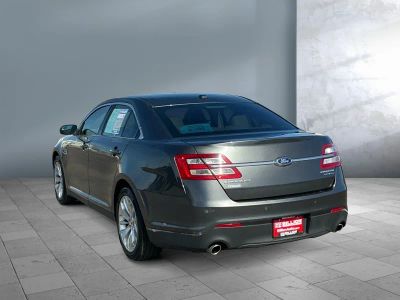 2016 Ford Taurus - Photo 4