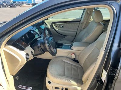 2016 Ford Taurus - Photo 9