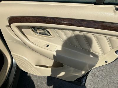2016 Ford Taurus - Photo 19