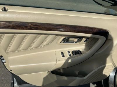 2016 Ford Taurus - Photo 15