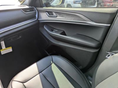 2025 Jeep Grand Cherokee — photo 18 view