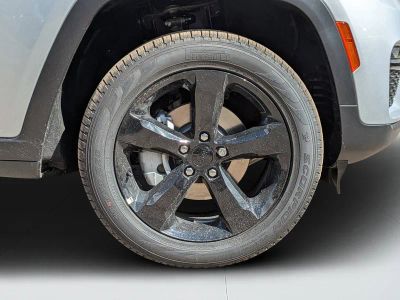 2025 Jeep Grand Cherokee — photo 10 view
