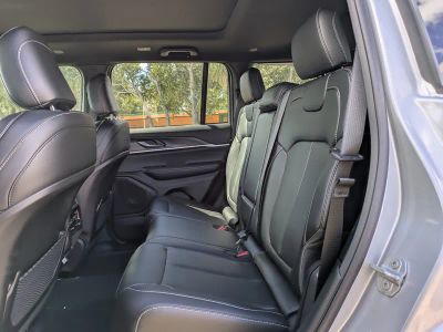 2025 Jeep Grand Cherokee — photo 14 view