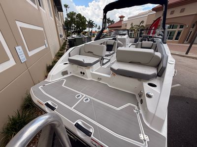 2025 Scarab 255 SE - Photo 6
