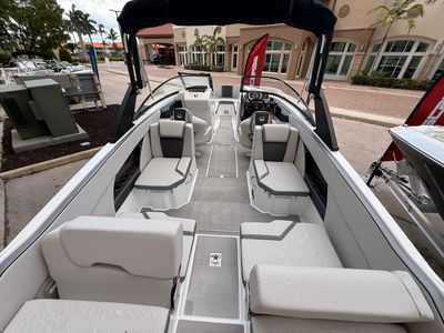 2025 Scarab 255 SE - Photo 7
