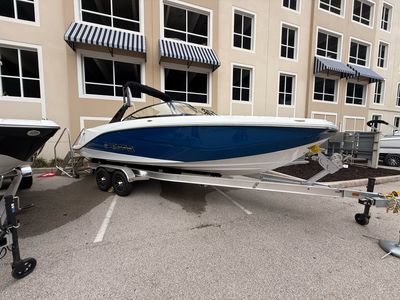 2025 Scarab 255 SE - Photo 1