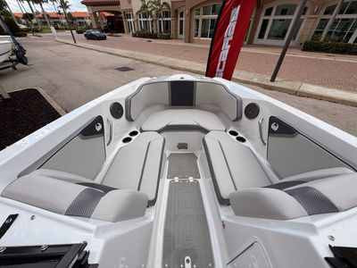 2025 Scarab 255 SE - Photo 9