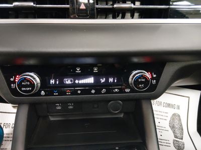 2025 Mitsubishi Outlander - Photo 19