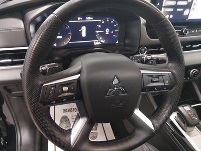 2025 Mitsubishi Outlander - Photo 12