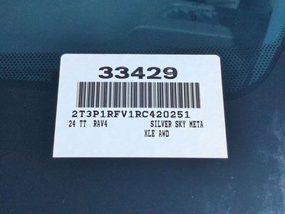 2024 Toyota RAV4 - Photo 18