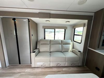 2026 Grand Reflection Travel Trailer - Photo 11